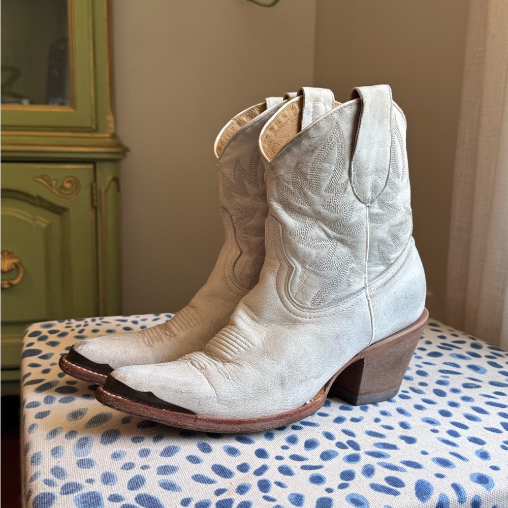 Idyllwind Wheels White Leather western booties